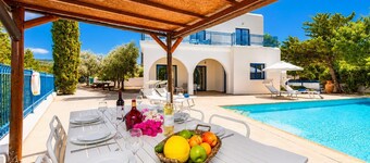 Villa Poseidonas - Trois Chambres Villa, Couchages 6