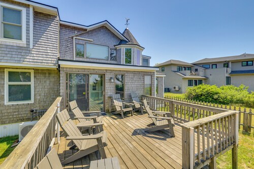 5 Mi to Provincetown! Water-View Beach House