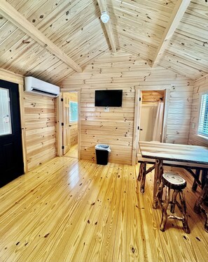 Interior - Walking Distance to Lake James: Private Resort Amenities (Marion)