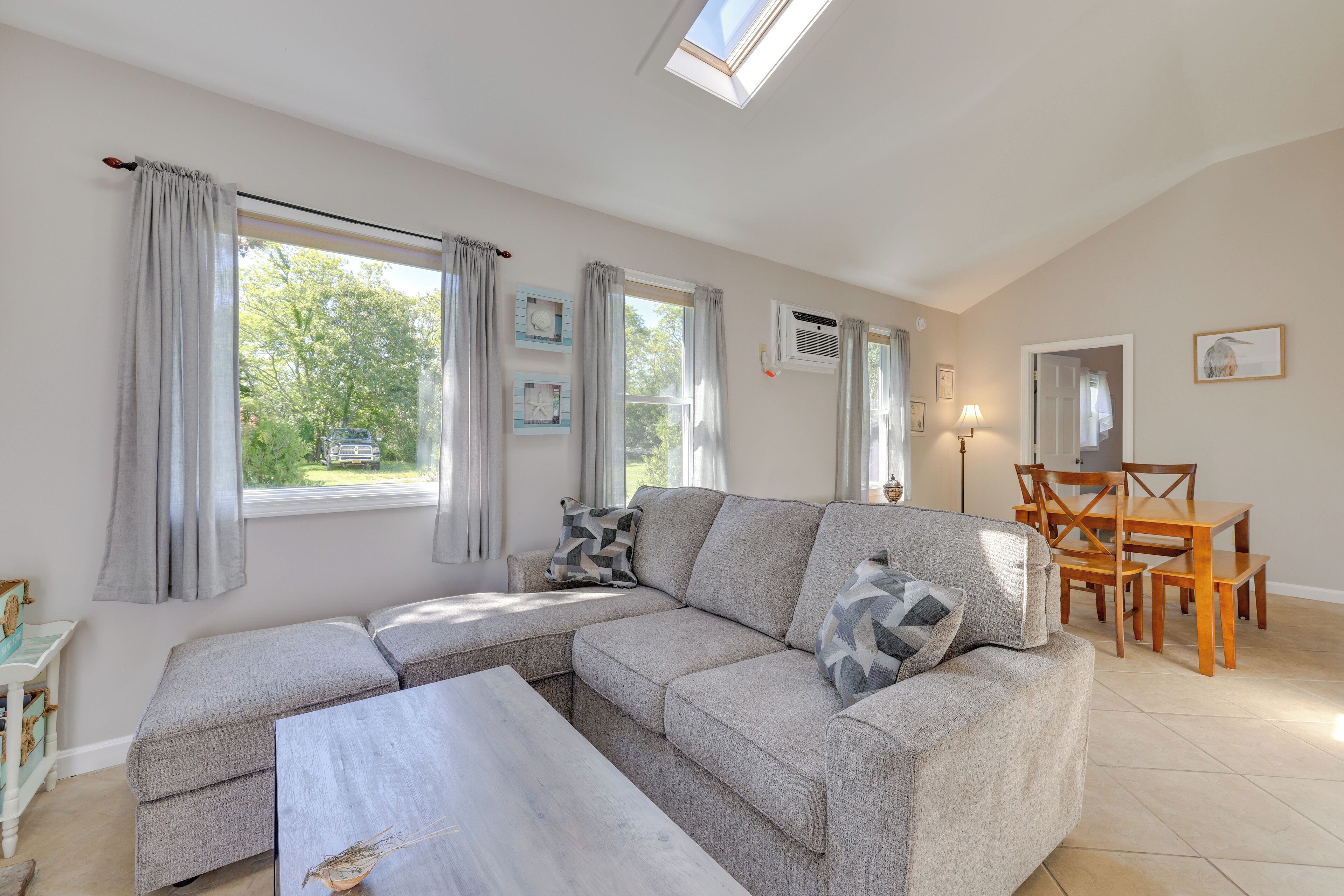 Close To Beach & P-town! Cottage W/ Bay Views - Capo Cod, MA