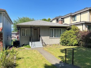 Interior - Romantic Getaway Near the Heart of Vancouver (Vancouver)