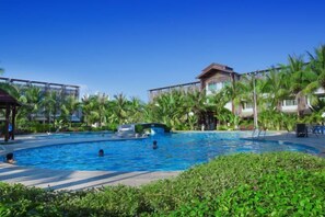 Outdoor pool - Longxing Lehman Sea View Resort (Sanya)