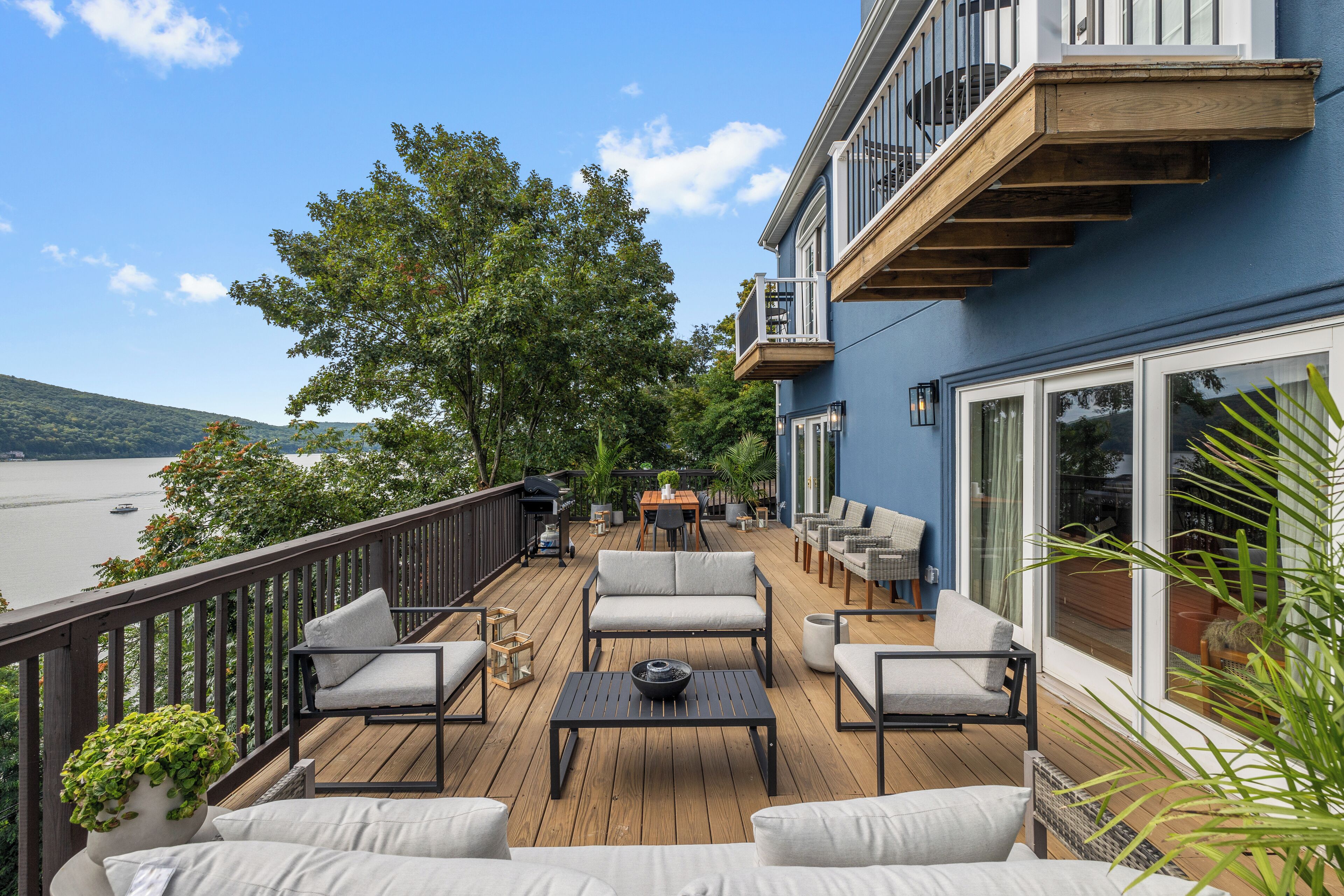 Oasis in Greenwood Lake  with Hot tub and Bar