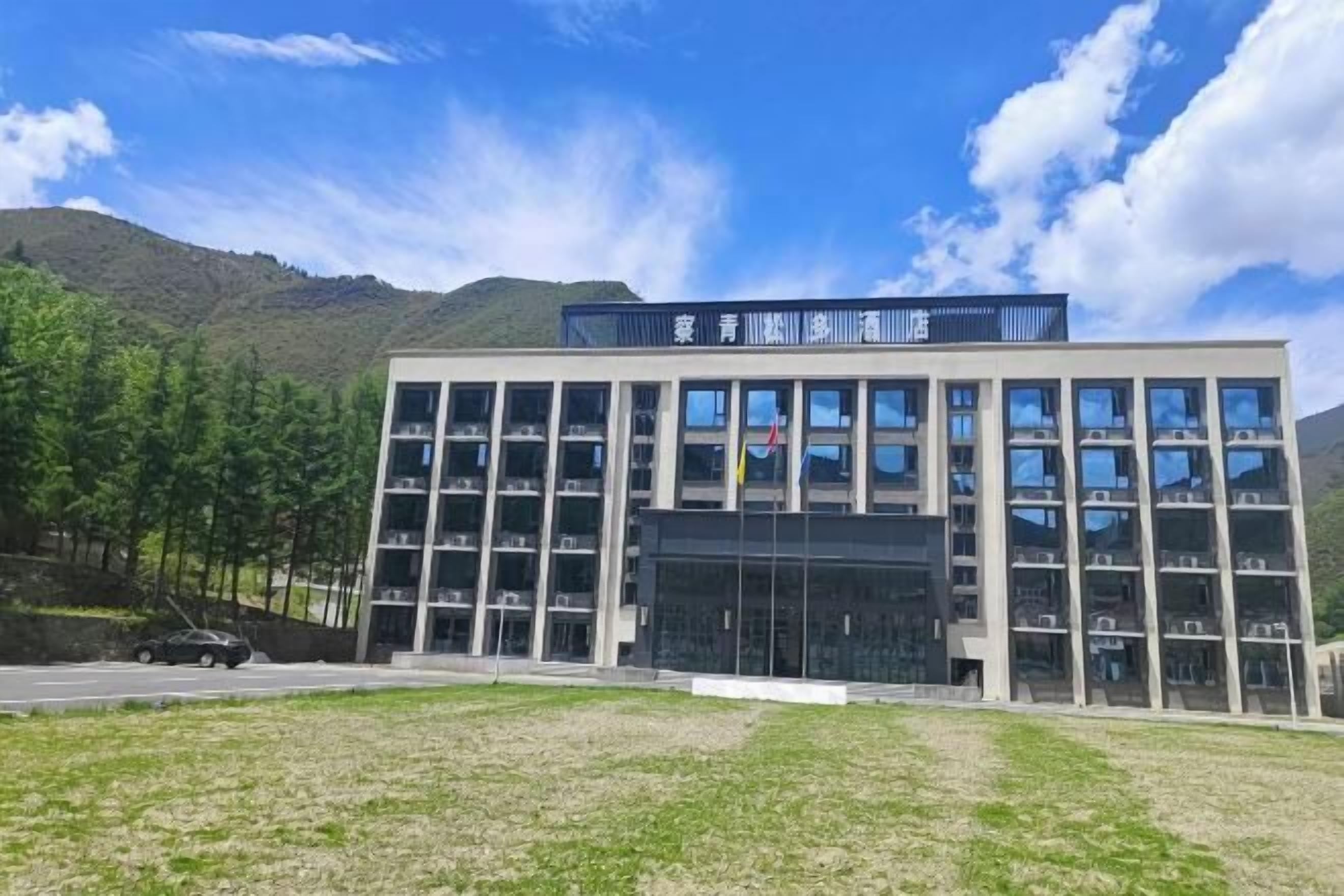 المنشأة من الخارج