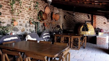 Se sirven desayunos, comidas, cenas y cocina mexicana