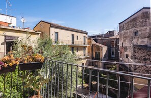 Apartment | Balcony - Classic Apartment La Maddalena by Wonderful Italy (Catania)