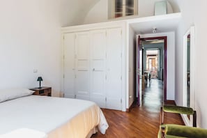 Apartment | 2 bedrooms, iron/ironing board, free WiFi - Classic Apartment La Maddalena by Wonderful Italy (Catania)