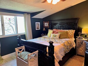 3 室のベッドルーム、セーフティボックス (室内)、デスク、WiFi