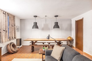 Living area - Residence Elena 19-B by Wonderful Italy (Soiano del Lago)