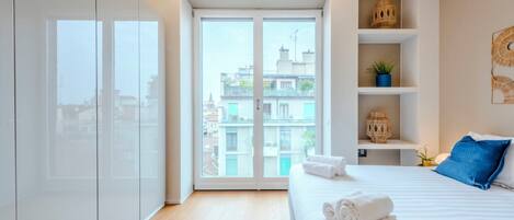Iron/ironing board, free WiFi, bed sheets