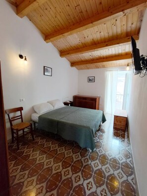 2 Schlafzimmer, Bügeleisen/Bügelbrett, Bettwäsche