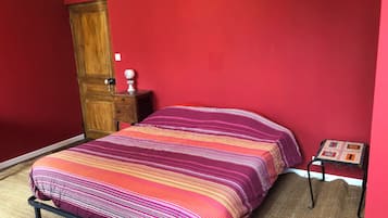 1 chambre, fer et planche Ă repasser, Wi-Fi, draps fournis