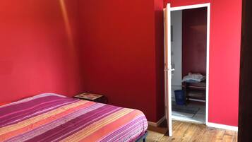 1 chambre, fer et planche Ă repasser, Wi-Fi, draps fournis