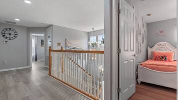 5 bedrooms, desk, iron/ironing board, travel crib