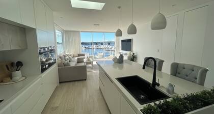 Sydney Waterfront Retreat