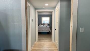 2 soverom og sengetøy