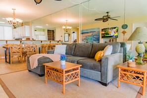 Smart TV, books - Ocean & Golf Views | Remodeled Kona Villa w/ AC (Kailua-kona)