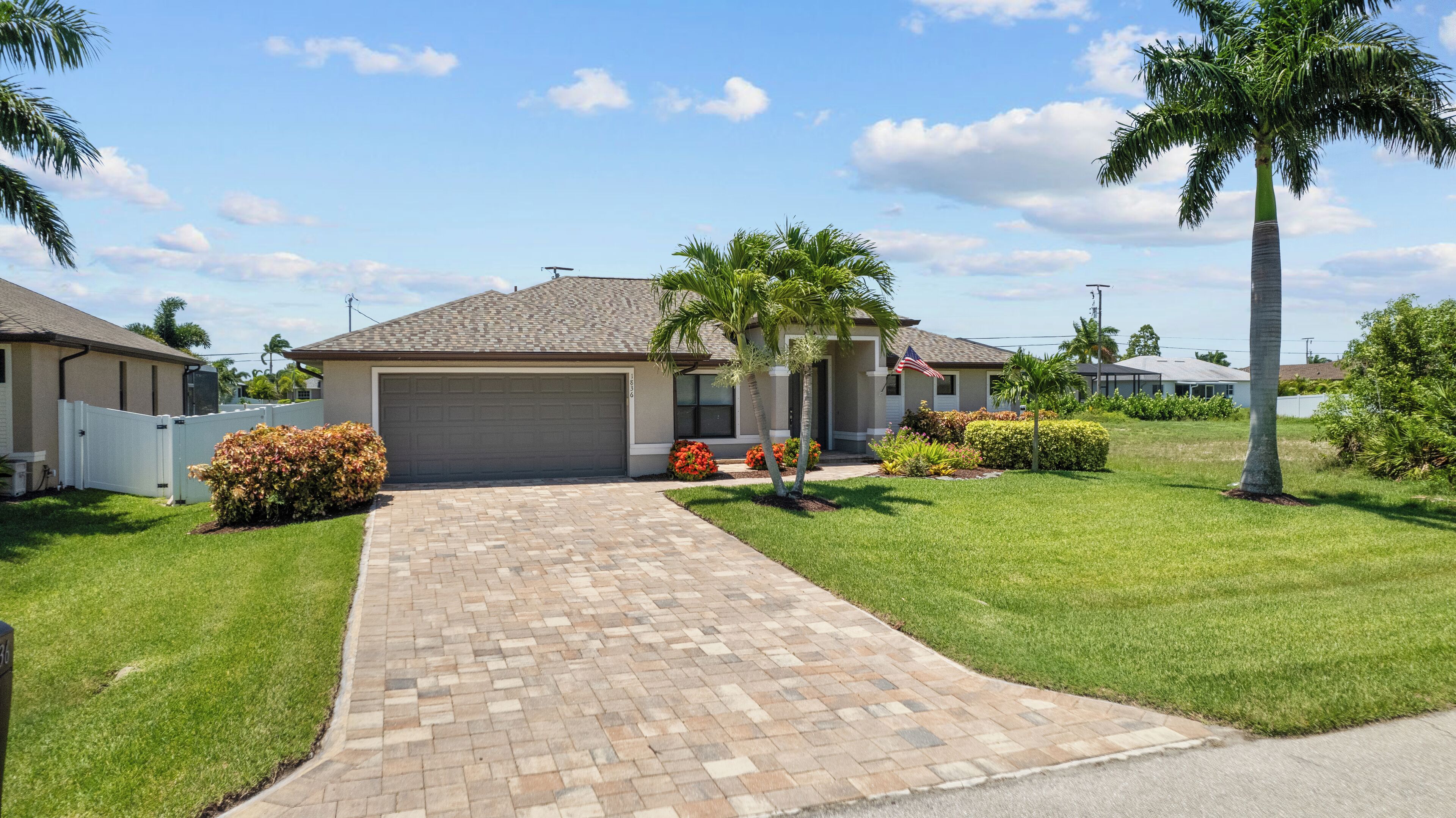 NEW: Cozy Coral Retreat - Spacious Home w/ Pool, Yard & Amenities, Pet Friendly