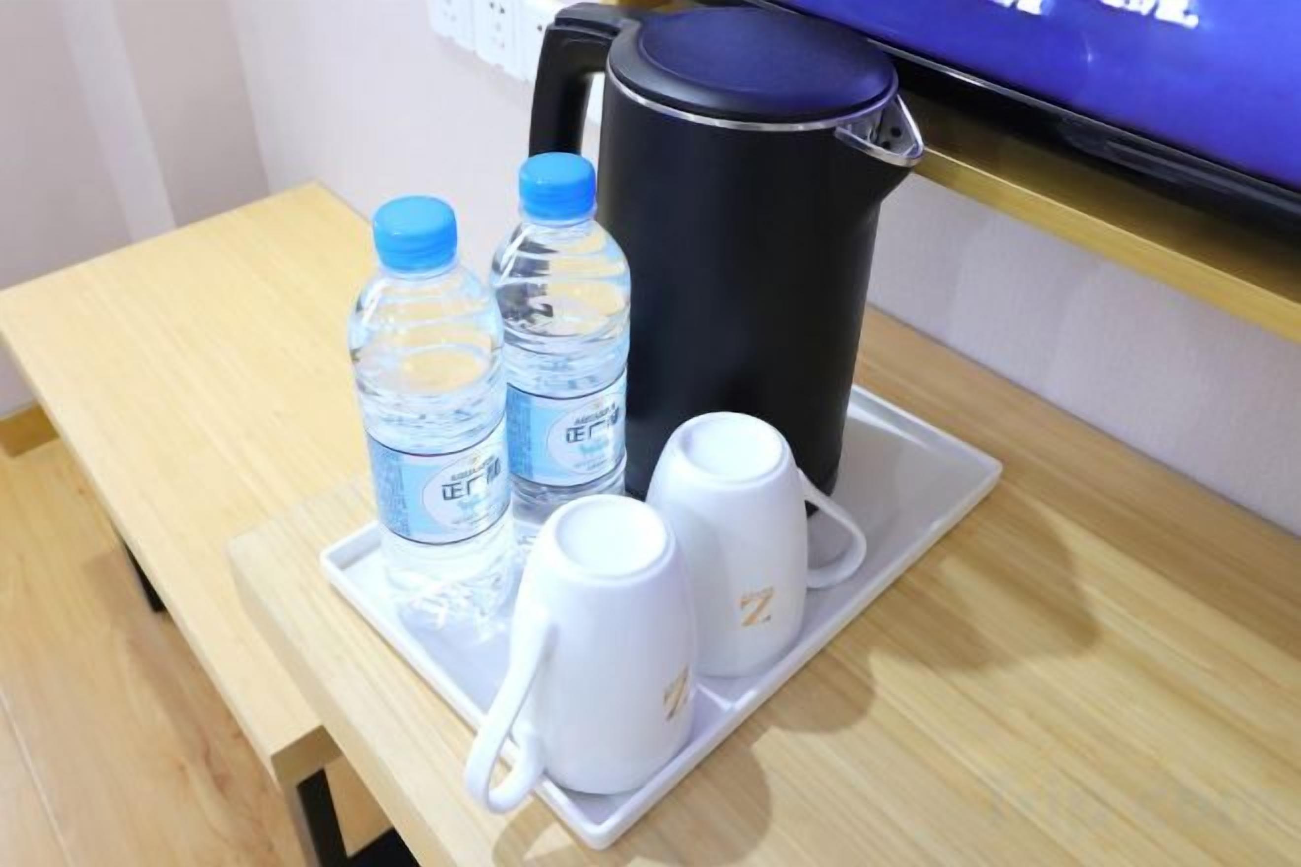 Kopi dan/atau alat penyeduh kopi