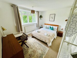 2 bedrooms, iron/ironing board, travel cot, WiFi