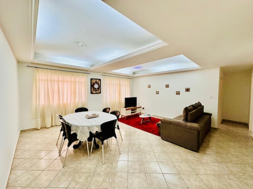 A 4 Minutos da Basílica! Apartamento Para Famílias