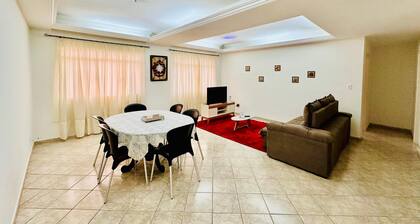 A 4 Minutos da Basílica! Apartamento Para Famílias
