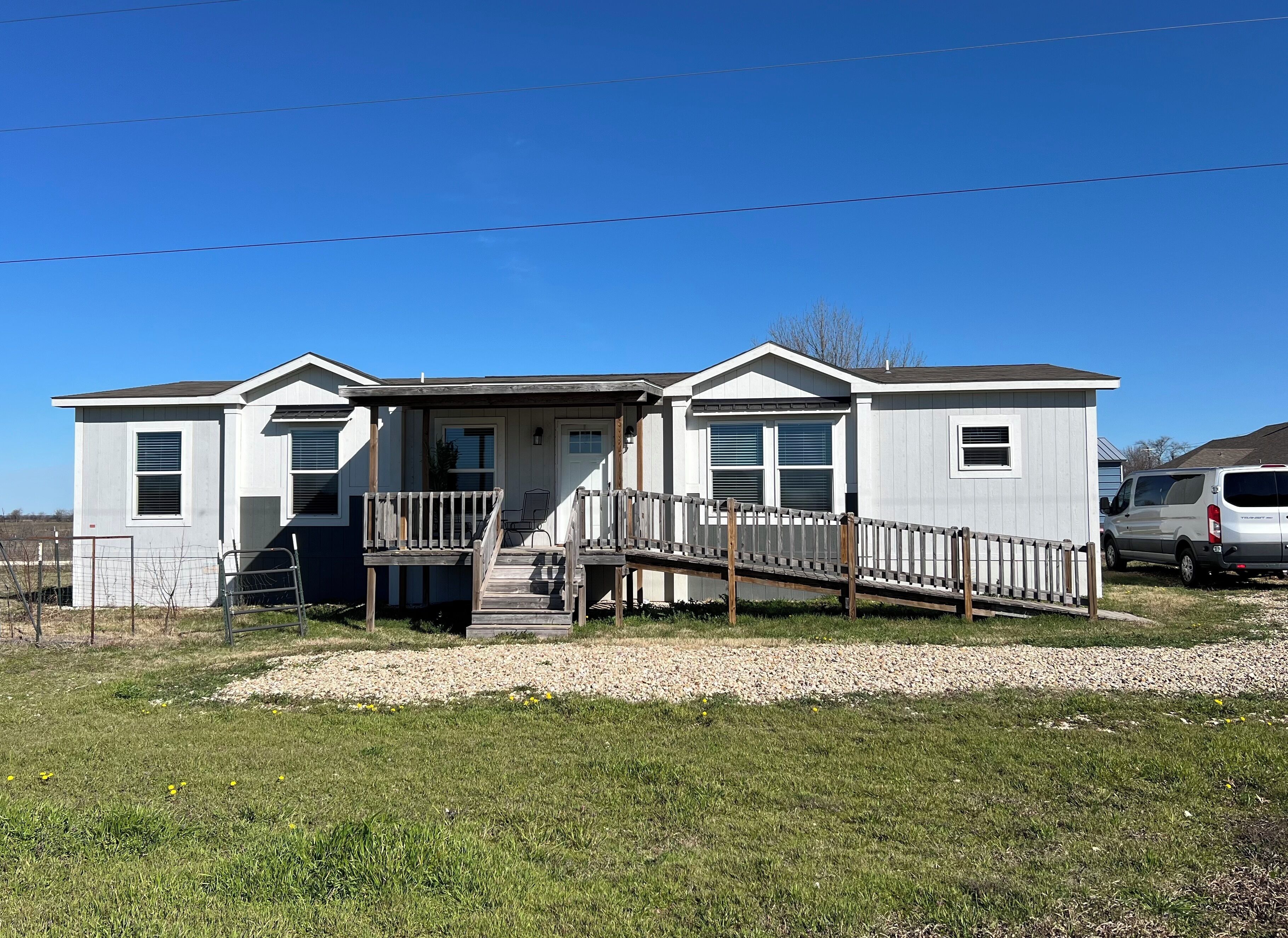 Feel right at home in our Farmhouse located in Godley, TX w/ horse enclosure