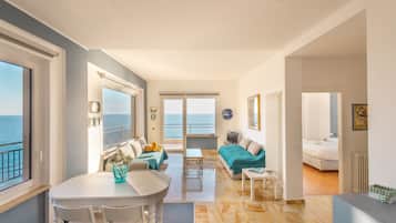 Appartement, vue mer | Salle à manger