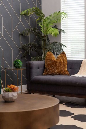 Smart TV, fireplace, video games, offices