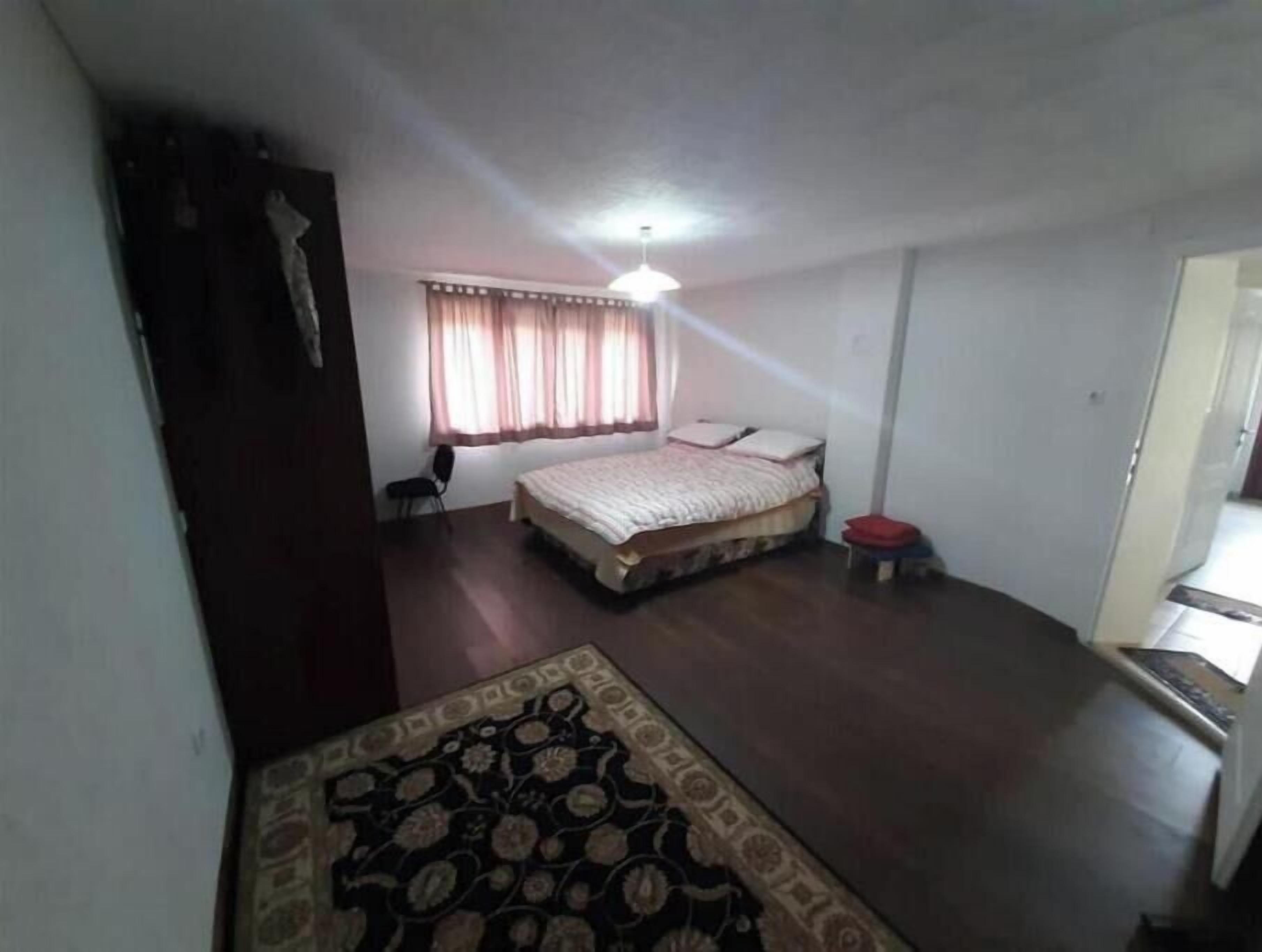 4 bedrooms, iron/ironing board, bed sheets