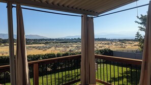 Property grounds - Nature's Playground for All Seasons. Near World Class Ski Resorts & Golf Courses (Sandy)