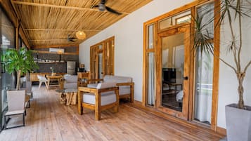Comfort-Haus | Wohnbereich | Flachbildfernseher