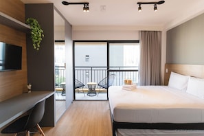 1 habitación, ropa de cama hipoalergénica y cortinas blackout