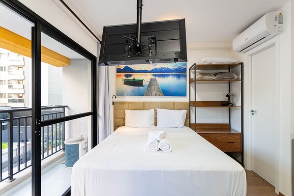 My One 408 | 1 bedroom, hypo-allergenic bedding, blackout drapes, iron/ironing board