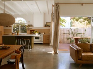 Interior - Floretta - Heritage Cottage with Sauna (Beaconsfield)