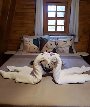 Deluxe Cabin, Kitchenette, Mountain View
