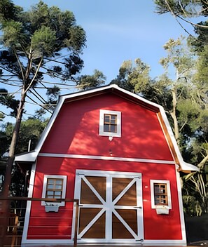 Deluxe Cabin, Kitchenette, Mountain View | Garden view