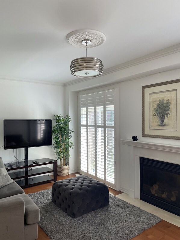 Smart TV - Executive End Unit Townhome (Milton)