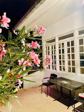 Front of property - Bonvoyage Rustaveli Ave (Tbilisi)