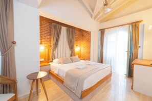 Superior Room, Sea View | Bed sheets