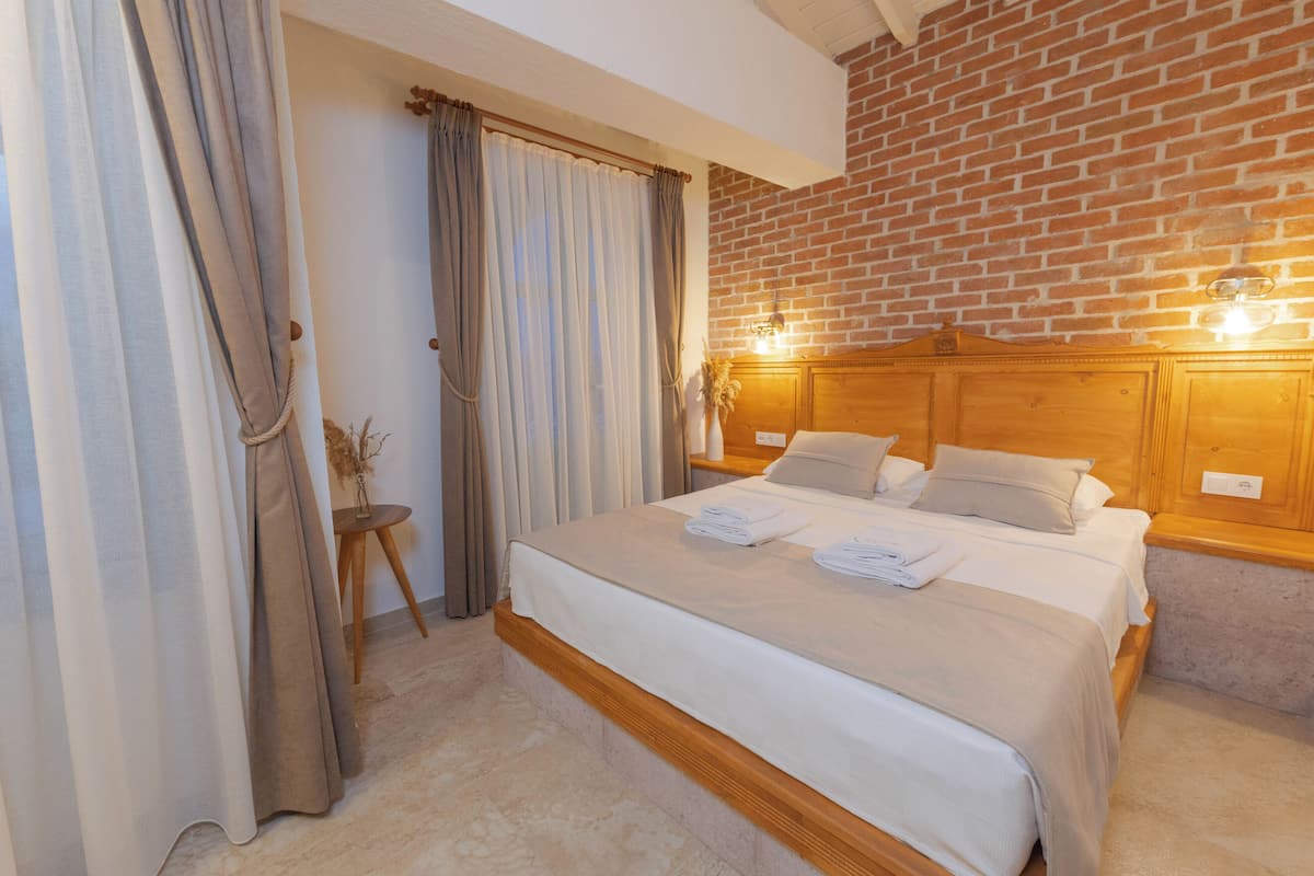 Standard Room, City View