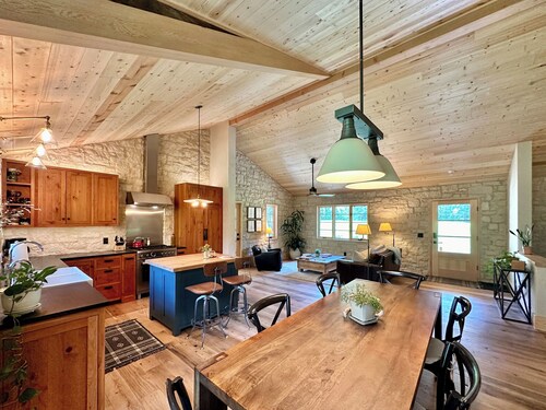 Picturesque Woodland Cottage in the Tallgrass Prairie