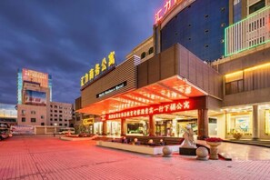 Exterior - Huili Business Apartment (Jiayuguan Donghu Scenic Area Datang Food Street Branch) (Jiayuguan)