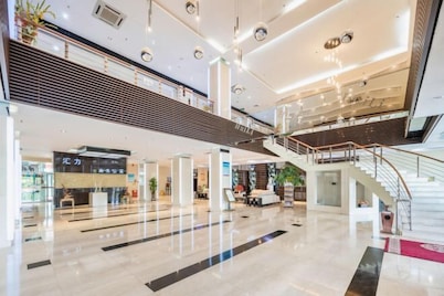 Huili Business Apartment (Jiayuguan Donghu Scenic Area Datang Food Street Branch)