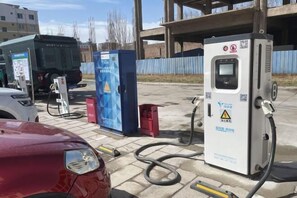 Tempat letak kenderaan sendiri percuma 