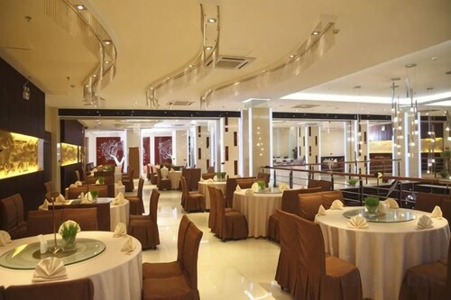 Huili Business Apartment (Jiayuguan Donghu Scenic Area Datang Food Street Branch)