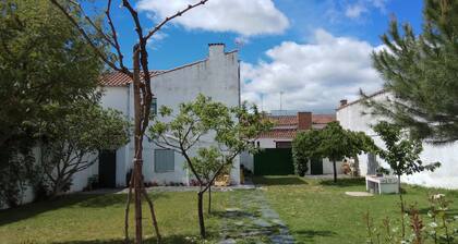 Quaint 3-bedroom cottage in Sanjuanejo