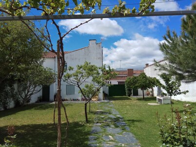 Quaint 3-bedroom cottage in Sanjuanejo