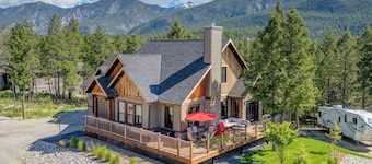 Spacious | Hot Tub | Pet-Friendly | Mountain Views | Fire Pit | Golf 
