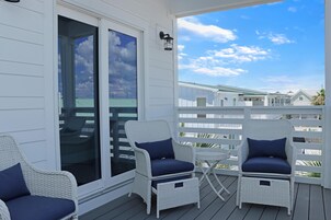Casa, varias camas (Biggie's Beach House) | Jardines del alojamiento